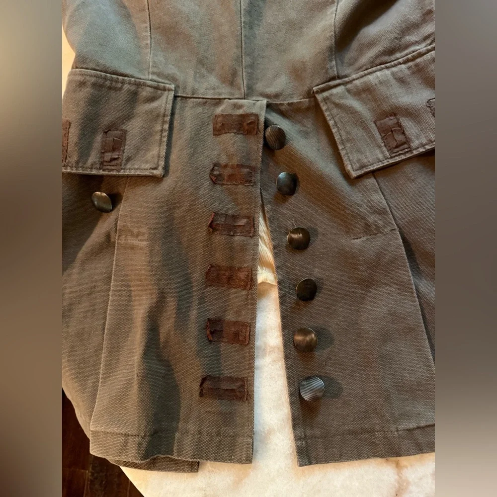 Pirates of Caribbean Captain Jack Sparrow Halloween Coat/Costume - Picture 10 of 11